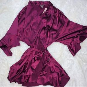 VICTORIA SECRET satin robe